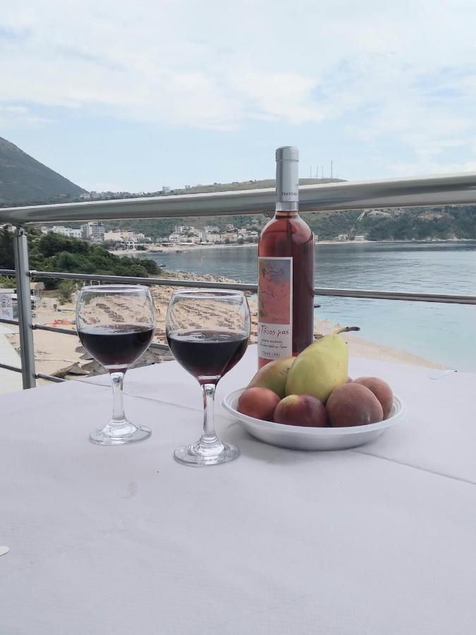 Nadim Rooms Himare Buitenkant foto