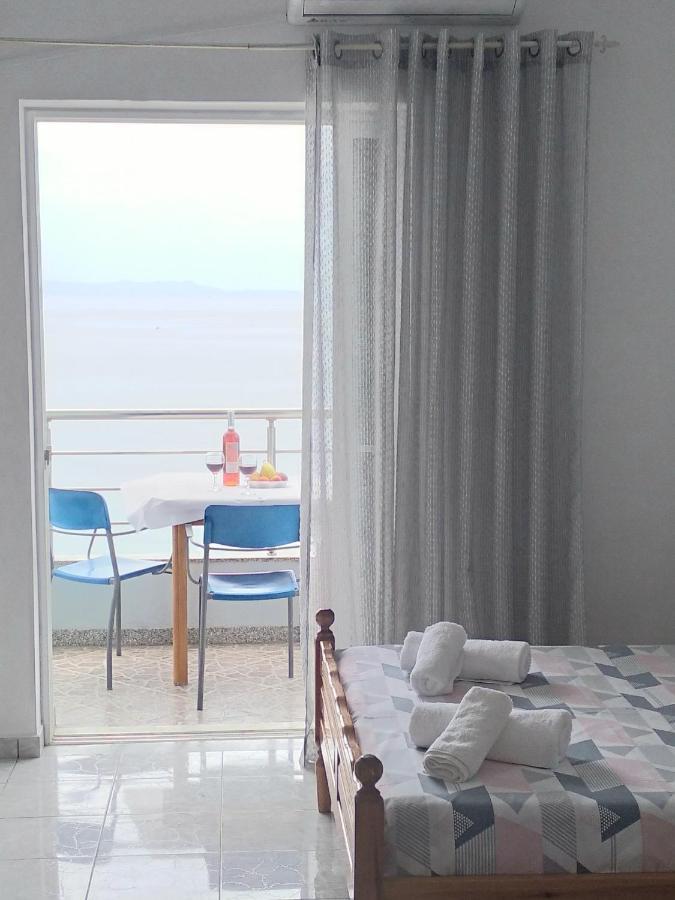 Nadim Rooms Himare Buitenkant foto