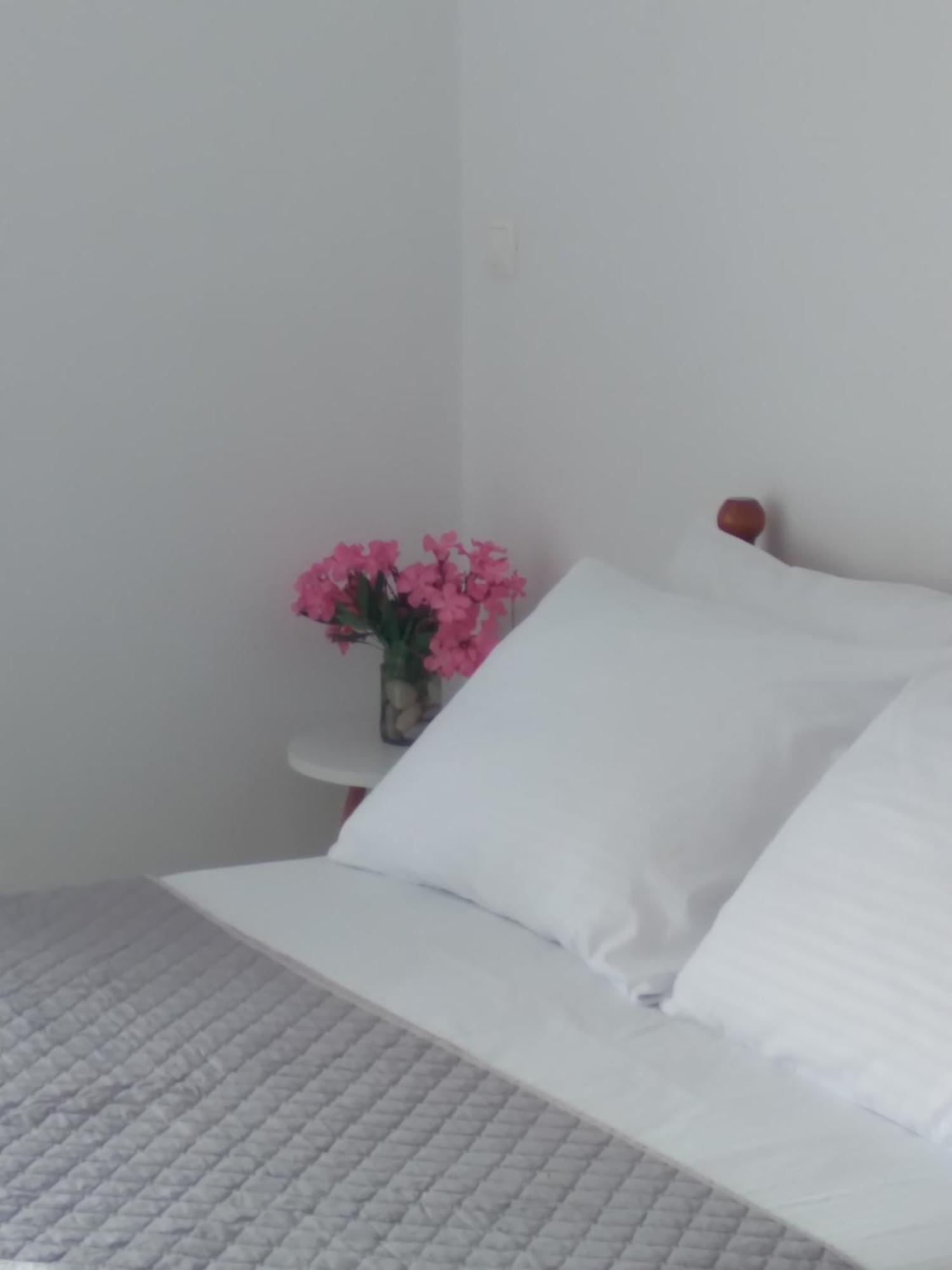 Nadim Rooms Himare Buitenkant foto