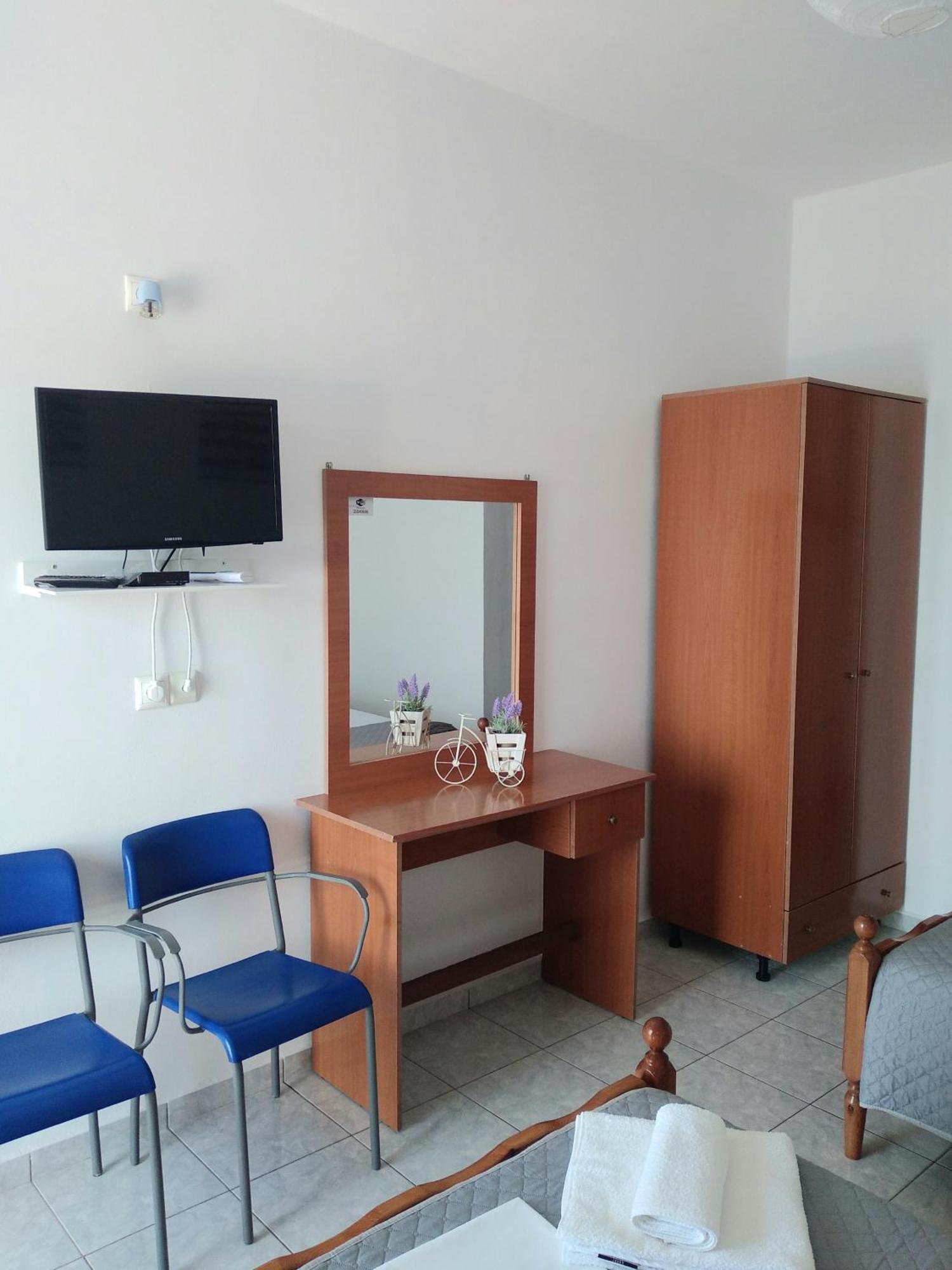 Nadim Rooms Himare Buitenkant foto