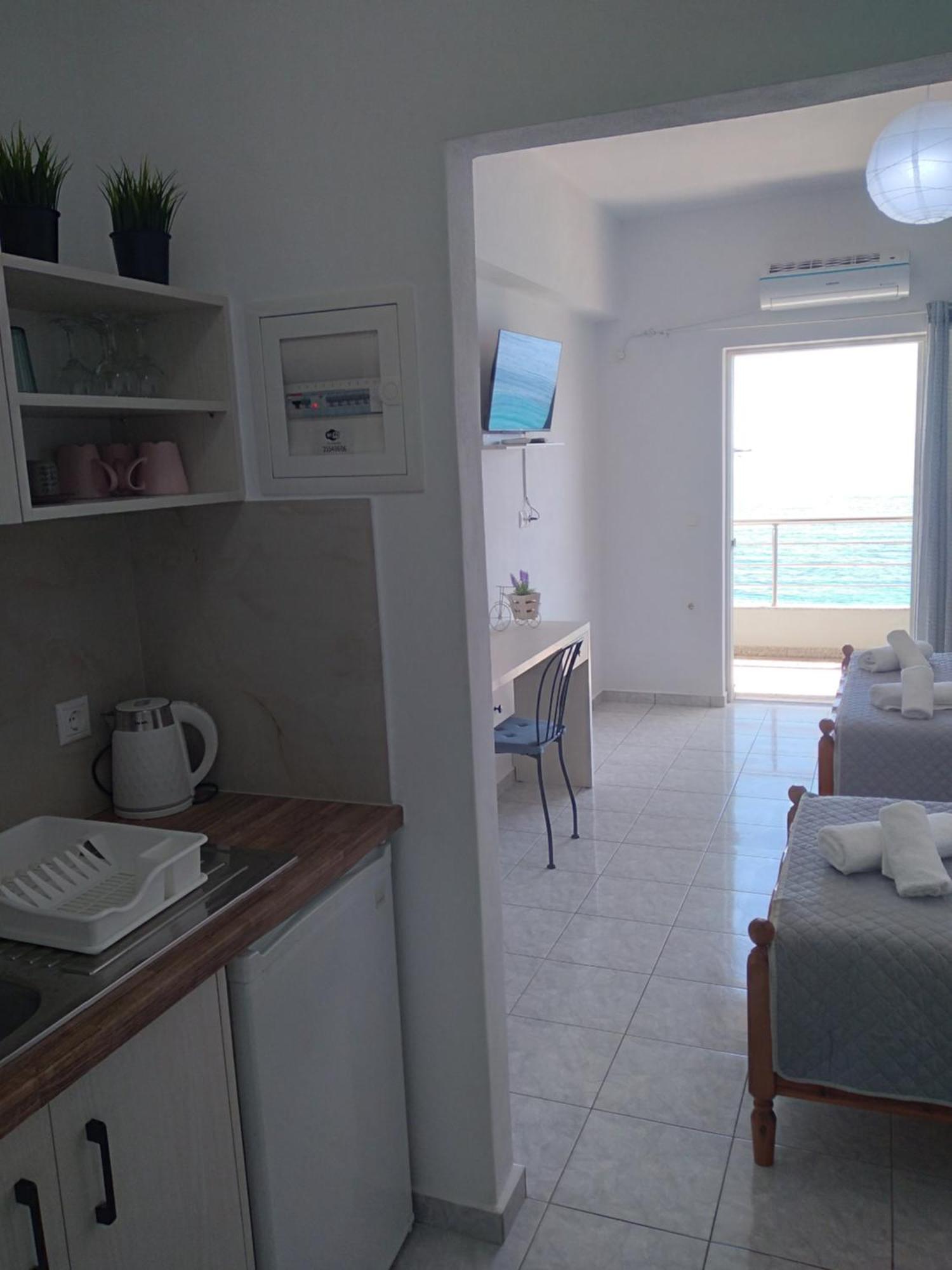 Nadim Rooms Himare Buitenkant foto