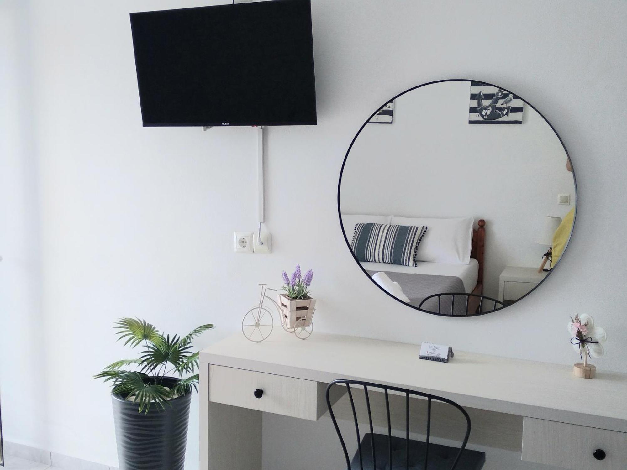 Nadim Rooms Himare Buitenkant foto
